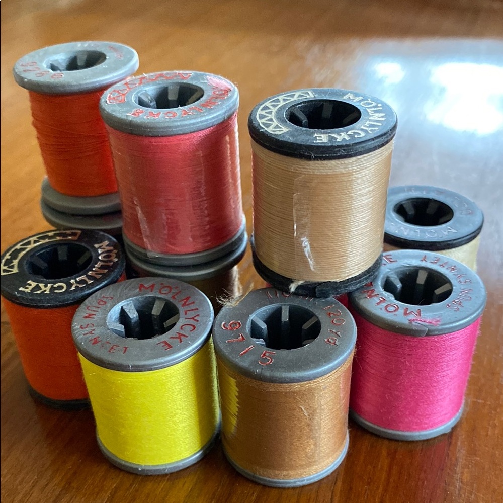 Vintage Set of Molnlycke Thread